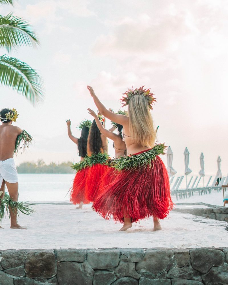 Polynesian dancers in traditional dress